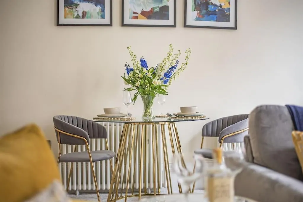 Rowntree One - Stunning Apartment- Grade II Listed يورك شقة